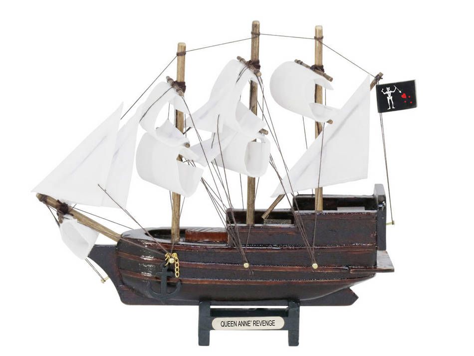 Wooden Blackbeard's Queen Anne's Revenge White Sails Model Pirate Ship 7"