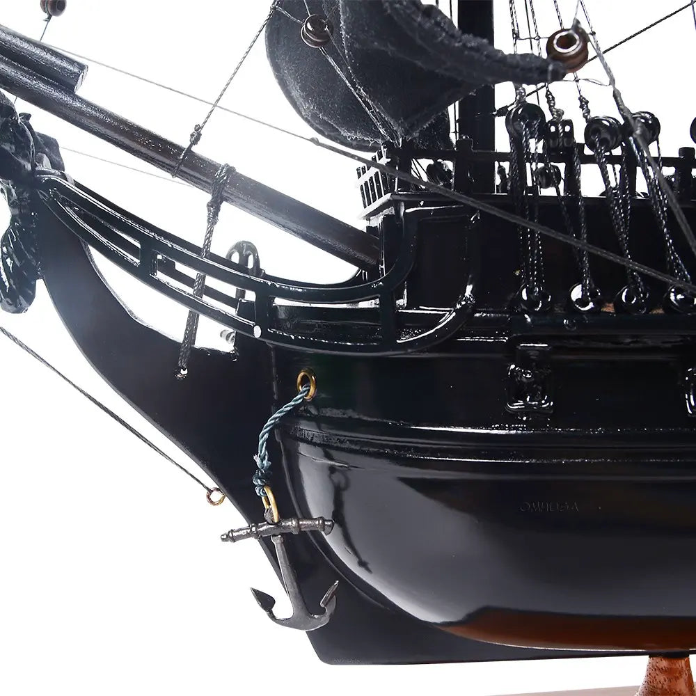 Pirate of the Caribbean Black Pearl Pirate Ship Model
