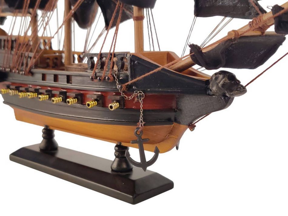 Wooden Blackbeard's Queen Anne's Revenge Black Sails Limited Model Pirate Ship 15"