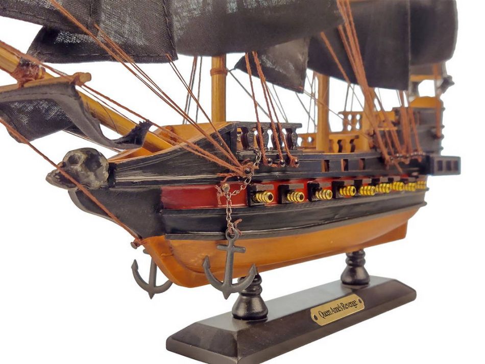 Wooden Blackbeard's Queen Anne's Revenge Black Sails Limited Model Pirate Ship 15"