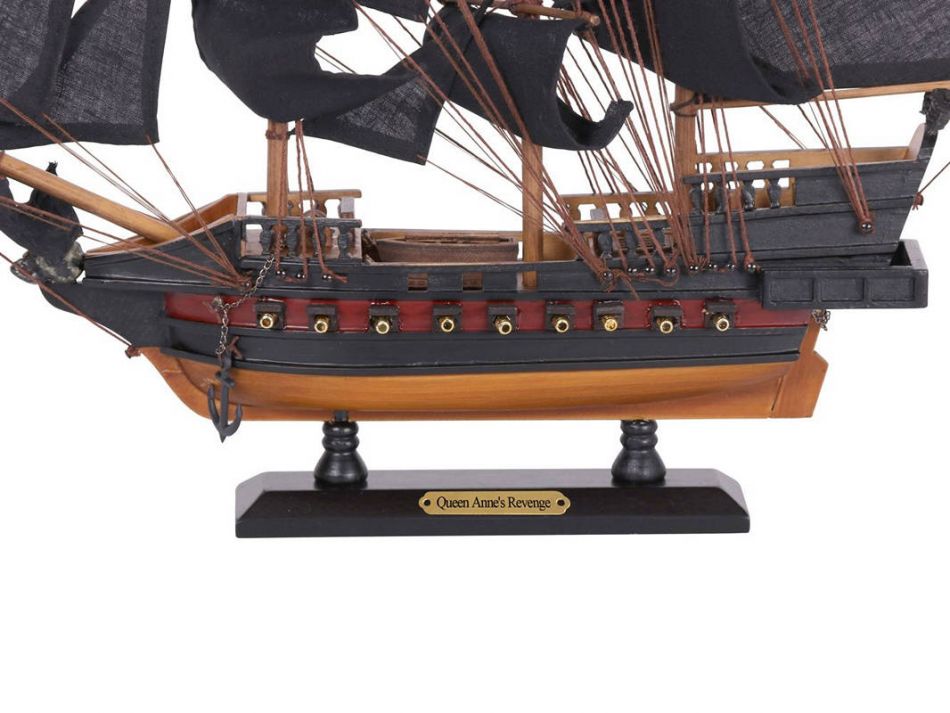 Wooden Blackbeard's Queen Anne's Revenge Black Sails Limited Model Pirate Ship 15"