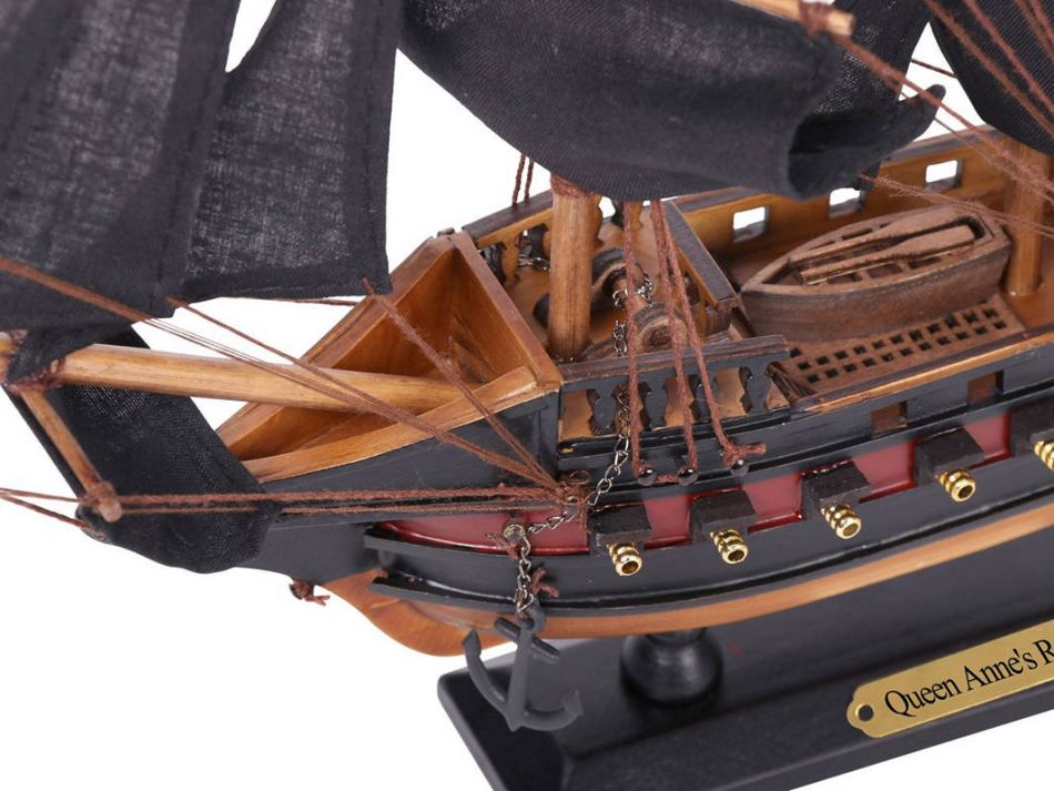 Wooden Blackbeard's Queen Anne's Revenge Black Sails Limited Model Pirate Ship 15"