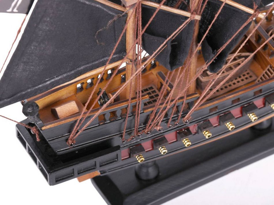 Wooden Blackbeard's Queen Anne's Revenge Black Sails Limited Model Pirate Ship 15"