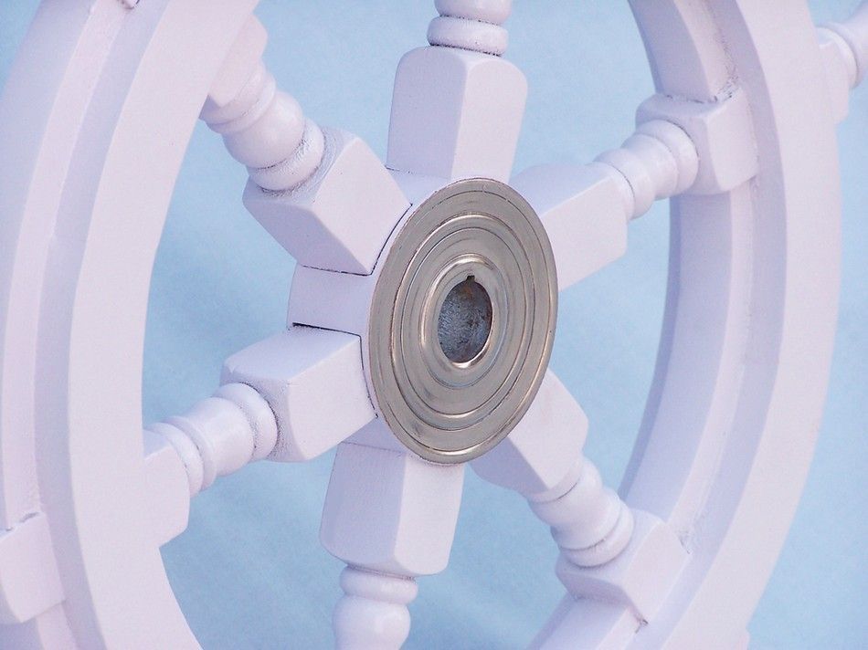 Deluxe Class White Wood and Chrome Ship Decorative Steering Wheel 18"