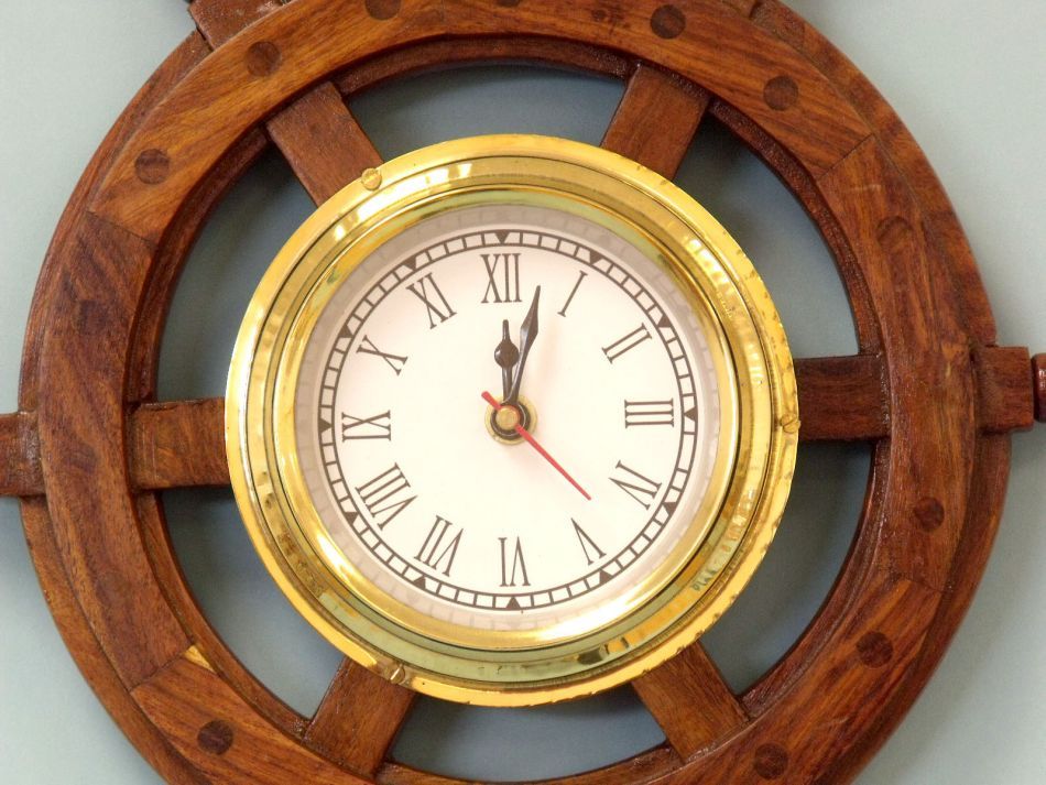 Deluxe Class Wood And Brass Ship Wheel Clock 12"