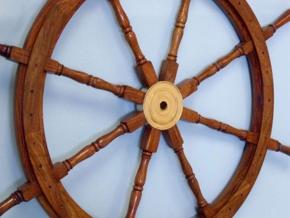 Deluxe Class Wood and Brass Decorative Ship Wheel 48"