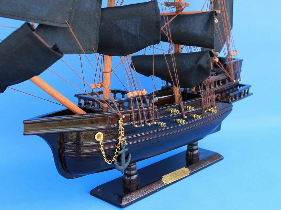 Wooden Blackbeard's Queen Anne's Revenge Model Pirate Ship 20"