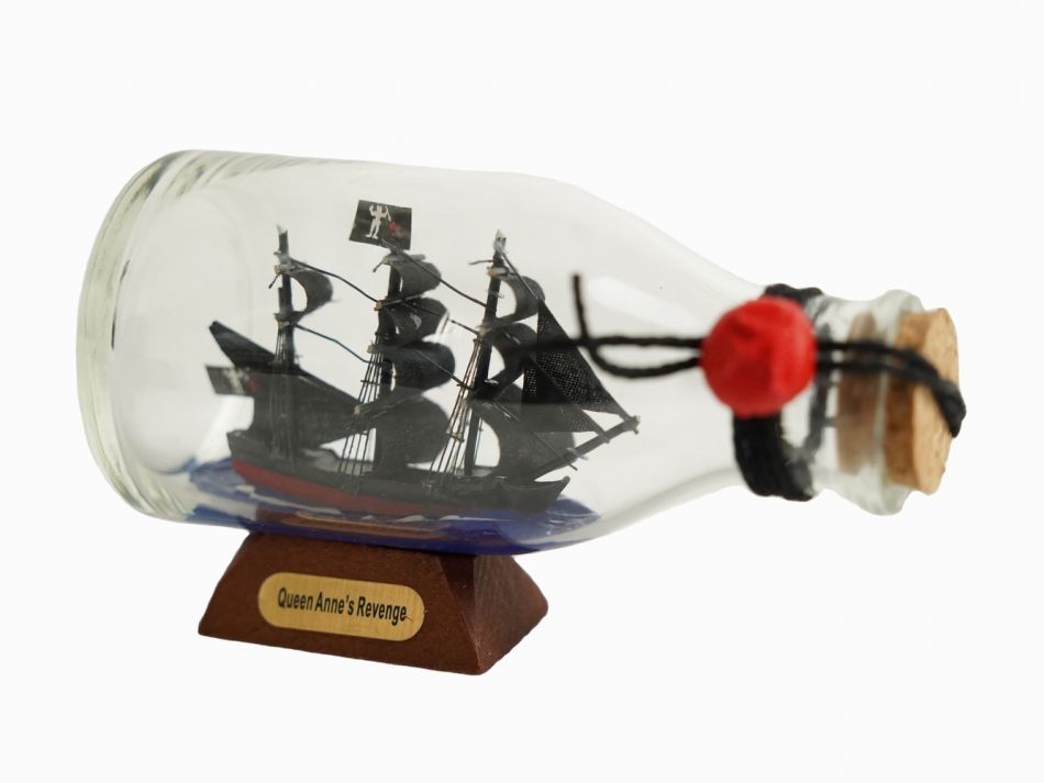 Blackbeard's Queen Anne's Revenge Pirate Ship in a Glass Bottle 5"