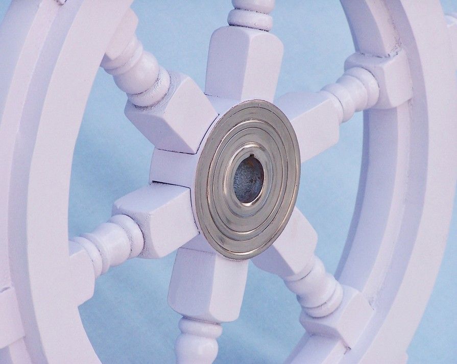 Deluxe Class White Wood and Chrome Ship Decorative Steering Wheel 12"