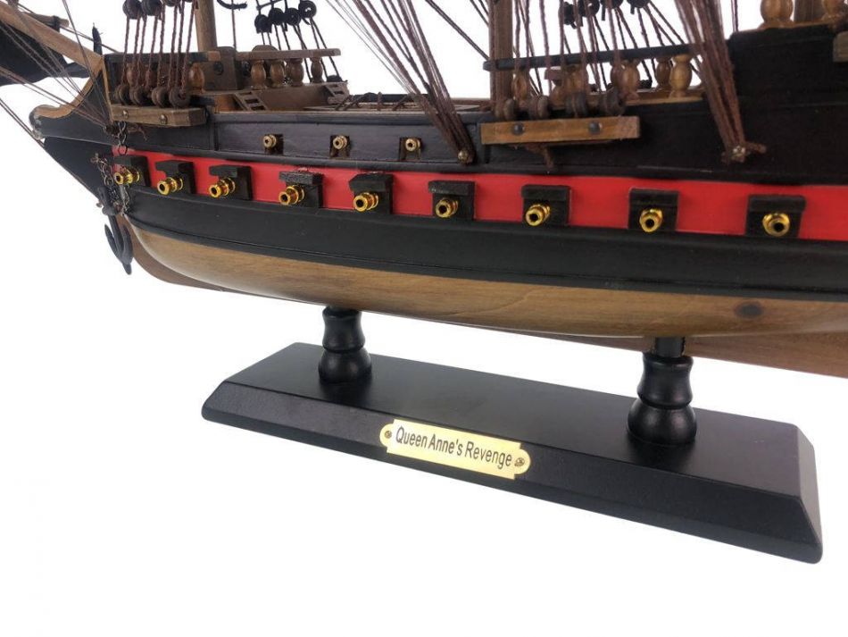 Wooden Blackbeard's Queen Anne's Revenge Black Sails Limited Model Pirate Ship 26"