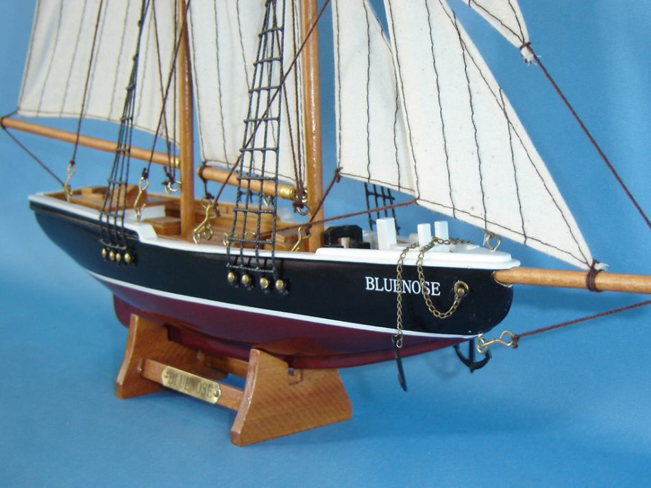 Wooden Bluenose Model Sailboat Decoration 17"