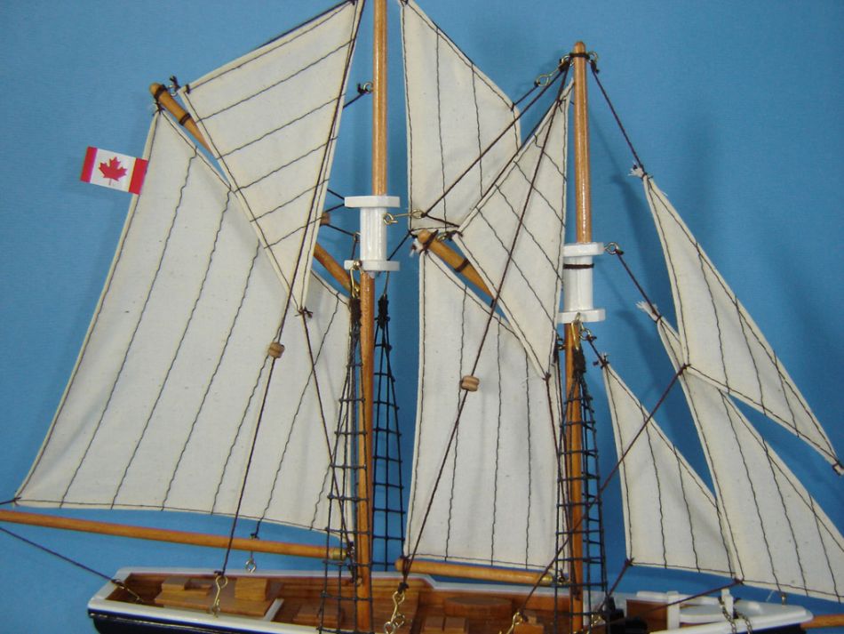 Wooden Bluenose Model Sailboat Decoration 17"