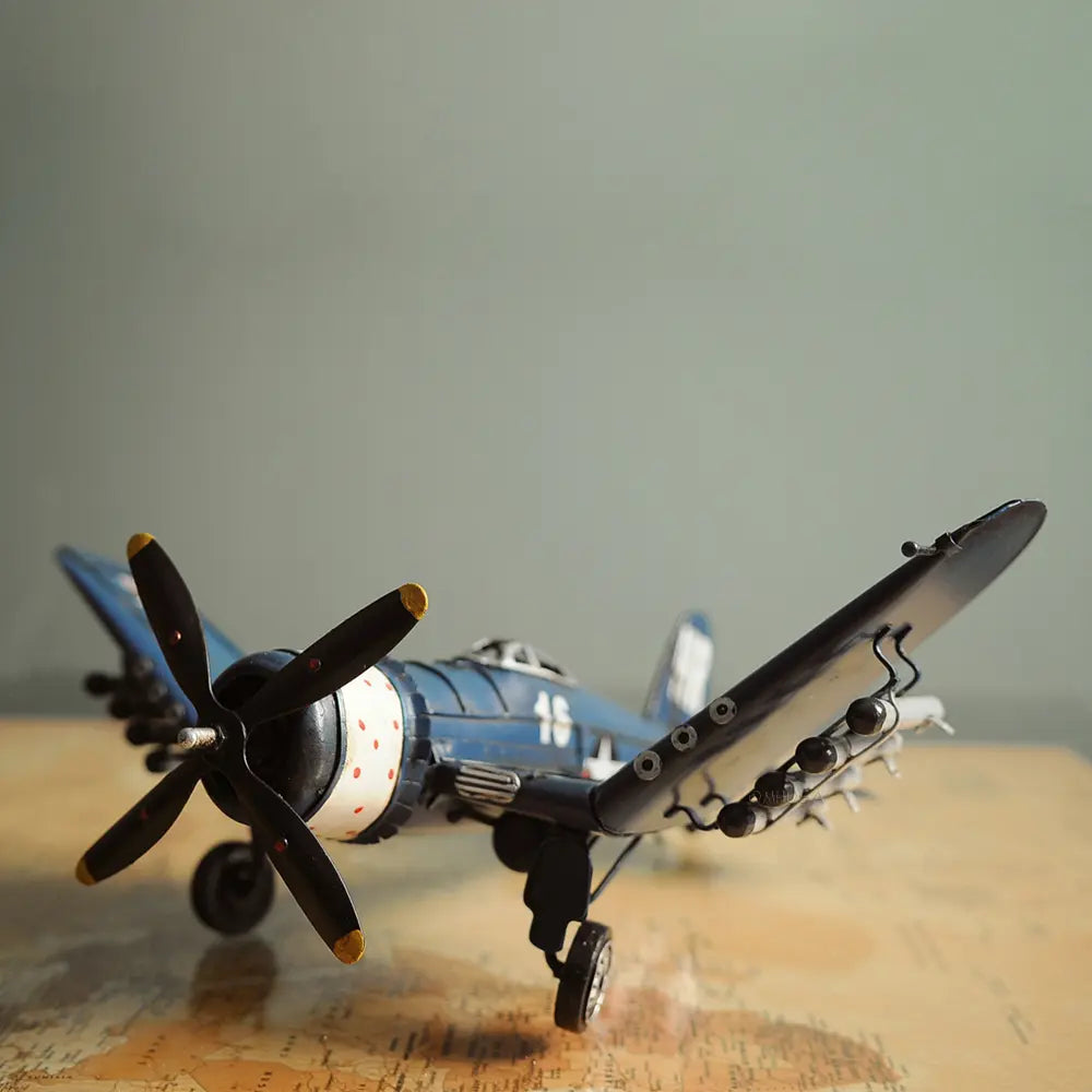 1944 F4U Corsair 1:31 Model Plane