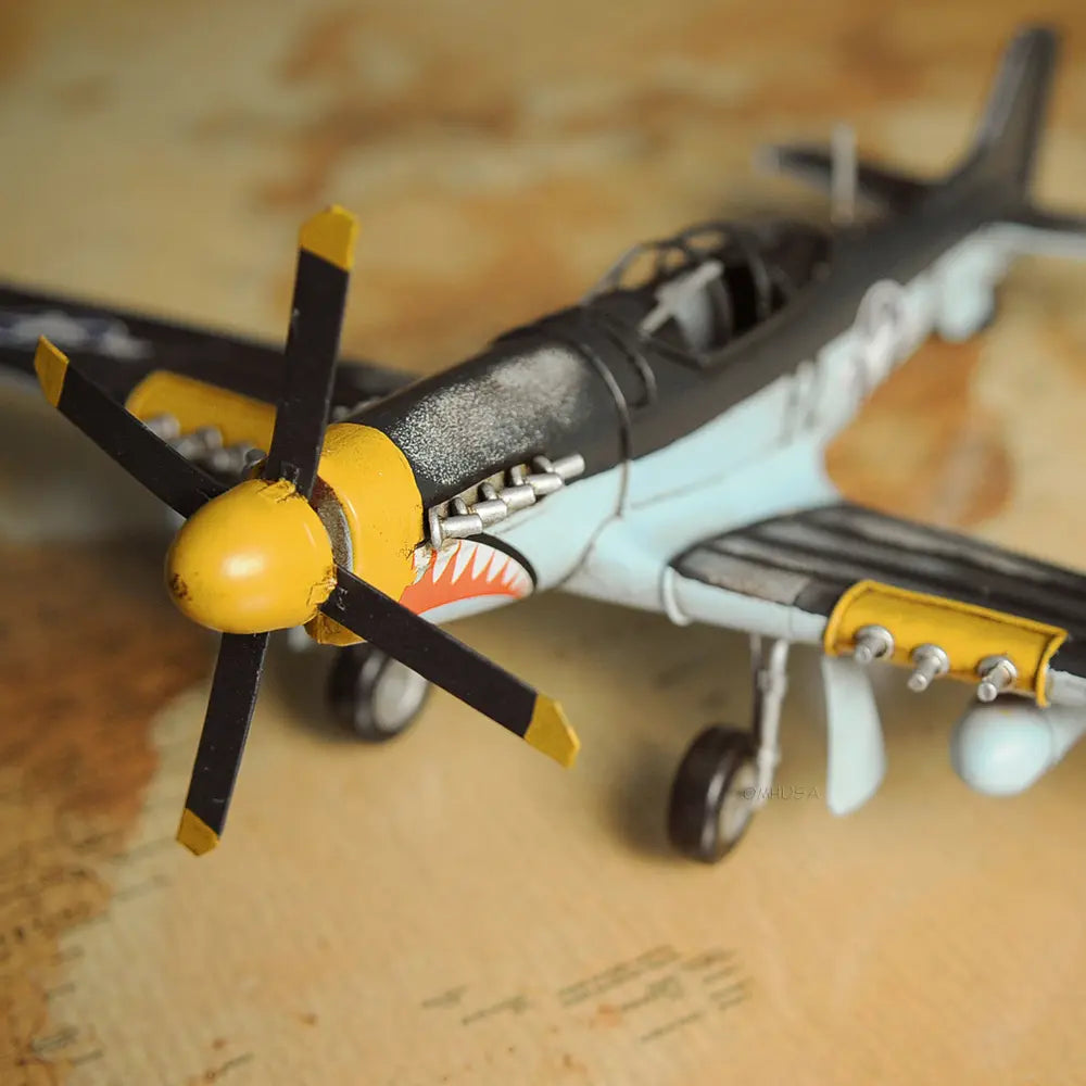 1943 Grey Mustang P51 1:40 Model Plane