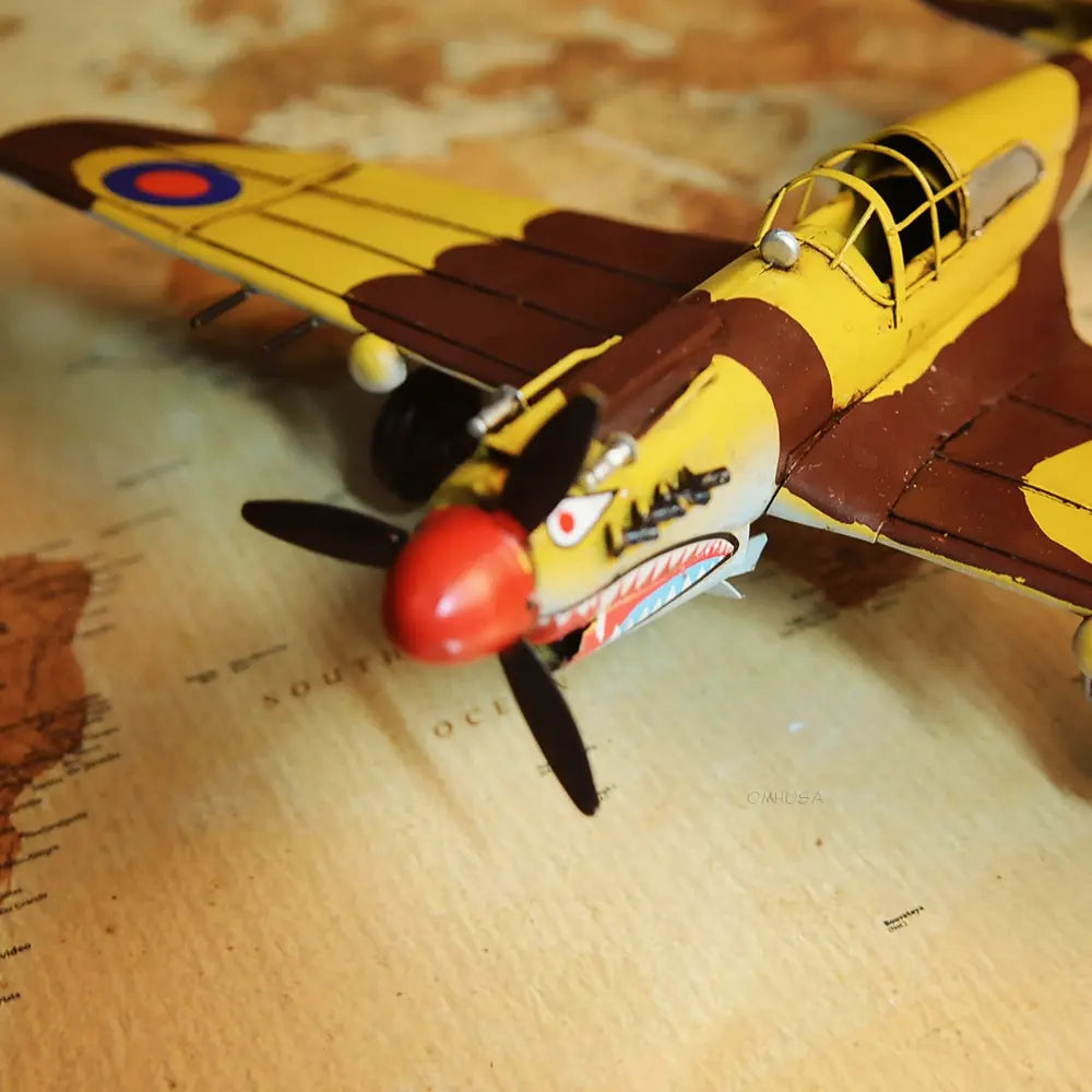 1941 Curtiss Hawk 81A 1:29 Model Plane
