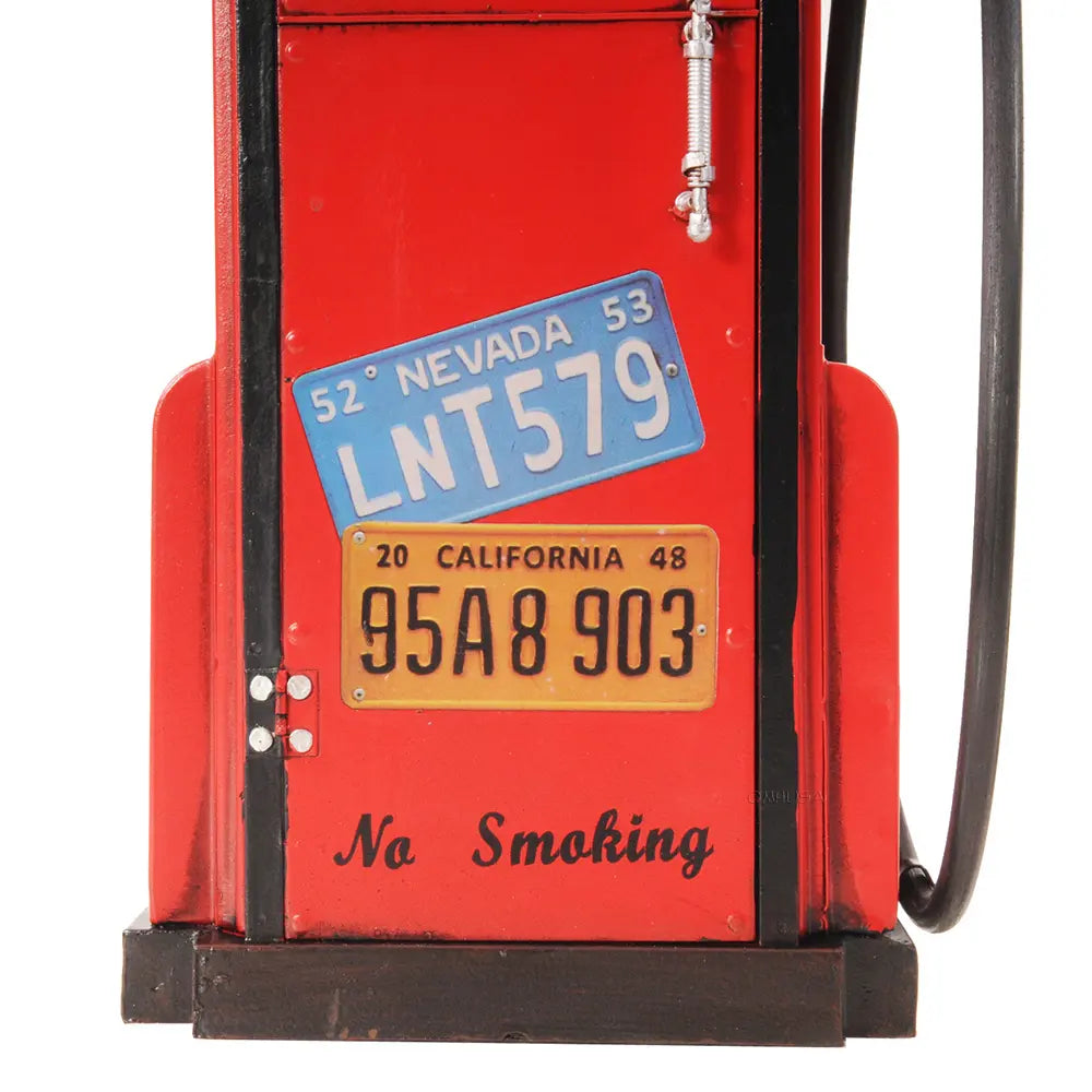 Old Gas Pump W/Clock 1:4 Model