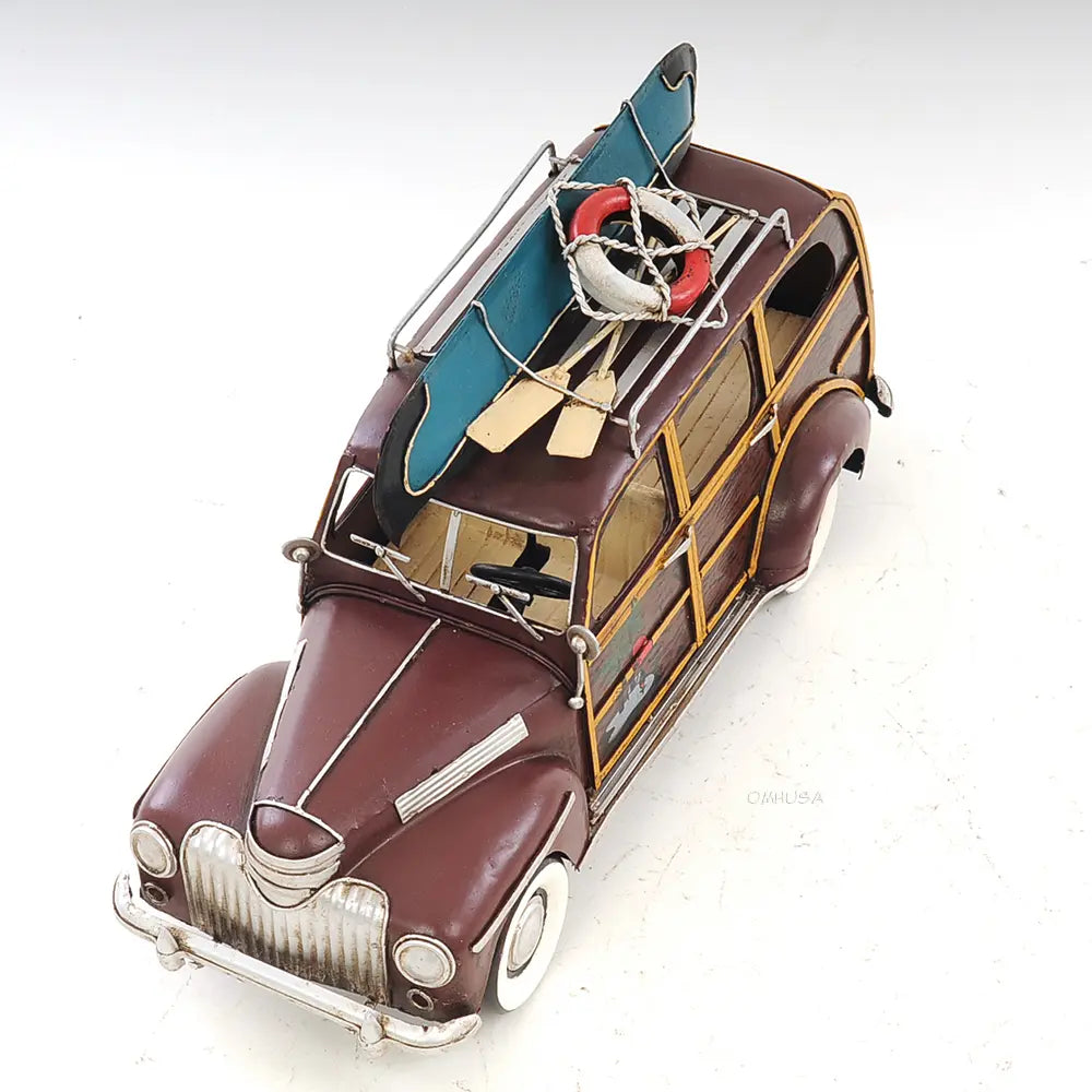 1947 Chevrolet Suburban W/Canoe 1:14 Model Car