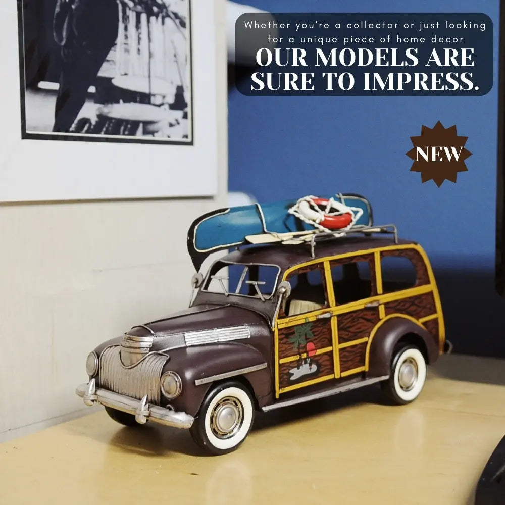 1947 Chevrolet Suburban W/Canoe 1:14 Model Car