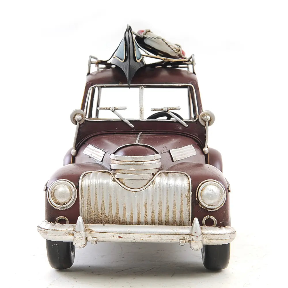 1947 Chevrolet Suburban W/Canoe 1:14 Model Car