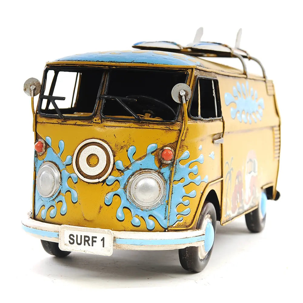 1967 Volkswagen Deluxe Bus 1:18 Model
