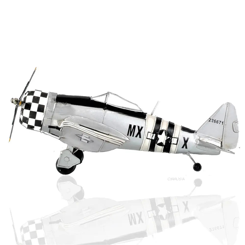 1943 Republic P-47 Bomber-Fighter Model Plane