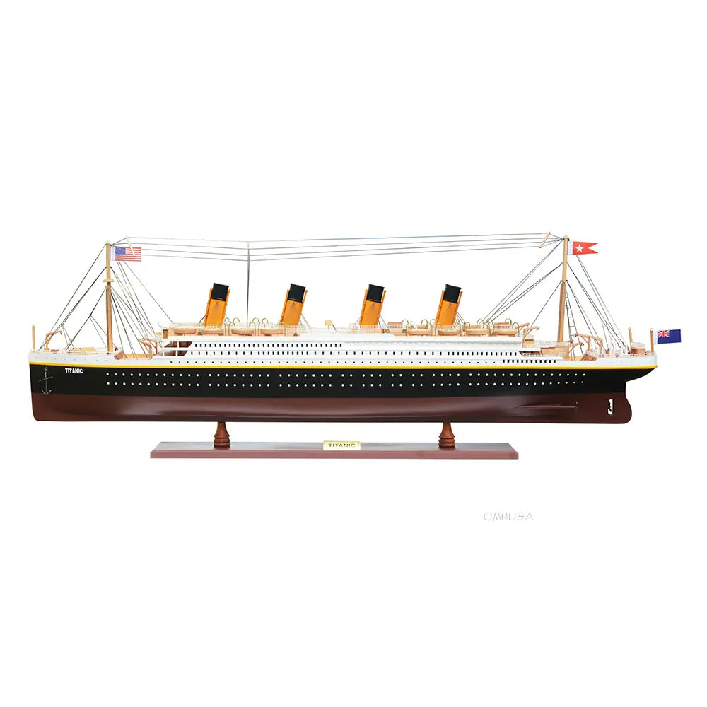 RMS Titanic Model Cruise Ship 4.5 Feet Long