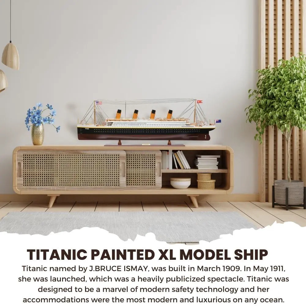 RMS Titanic Model Cruise Ship 4.5 Feet Long