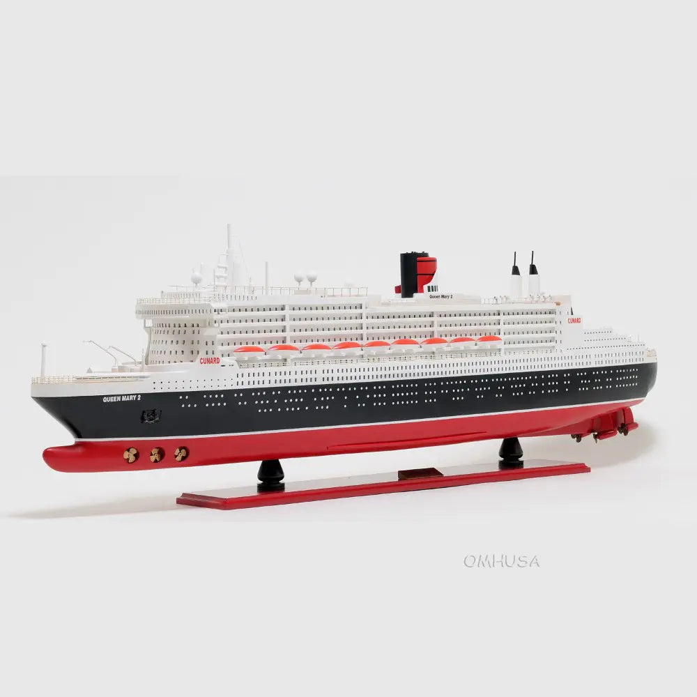 Queen Mary II L Cruise Ship Model