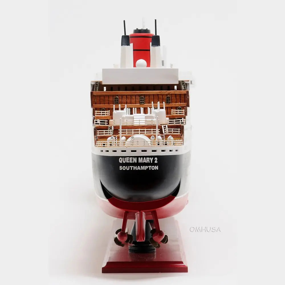 Queen Mary II L Cruise Ship Model