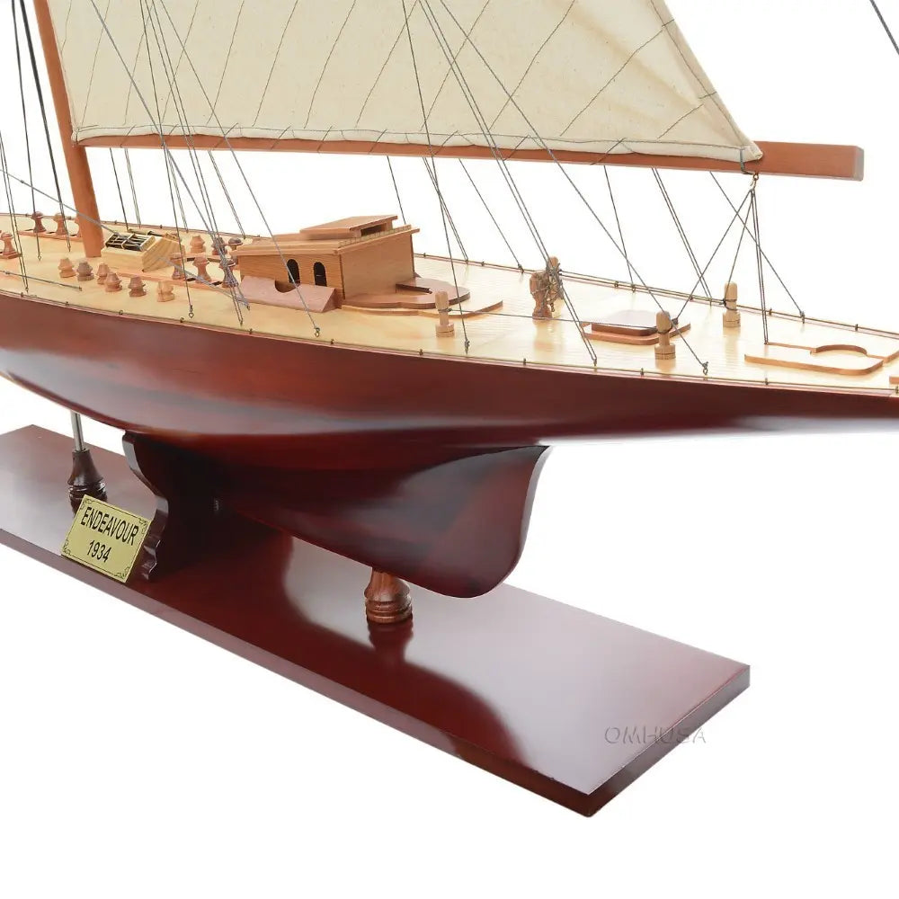 Endeavour XL Sailboat Model
