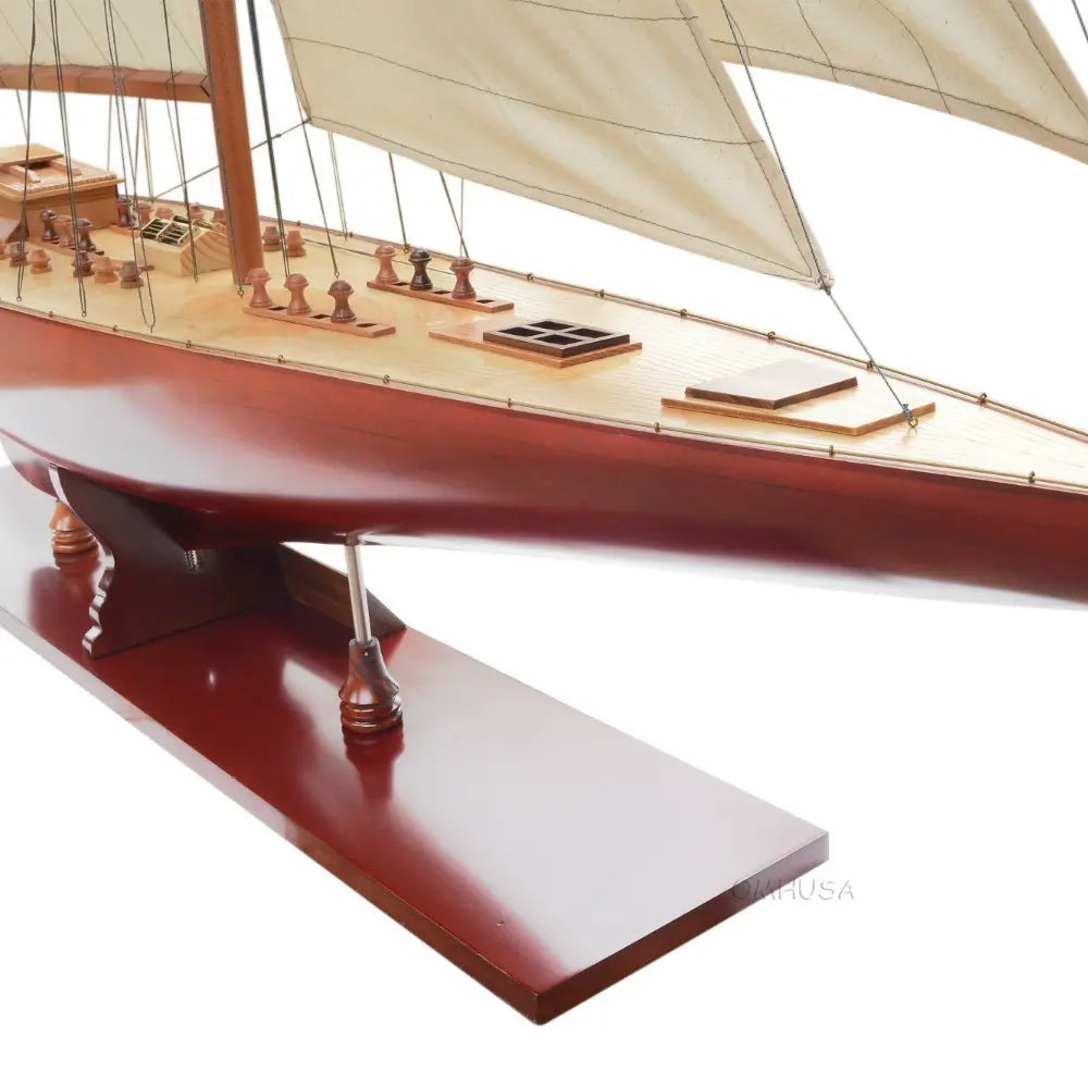 Endeavour XL Sailboat Model