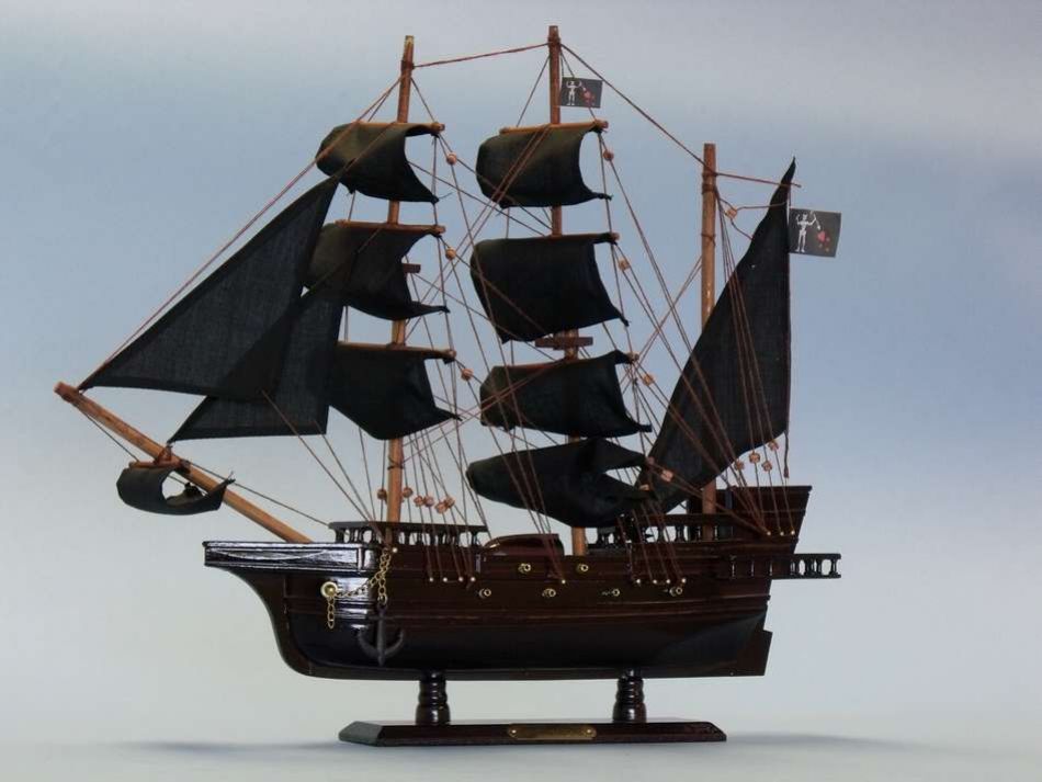 Wooden Blackbeard's Queen Anne's Revenge Model Pirate Ship 20"