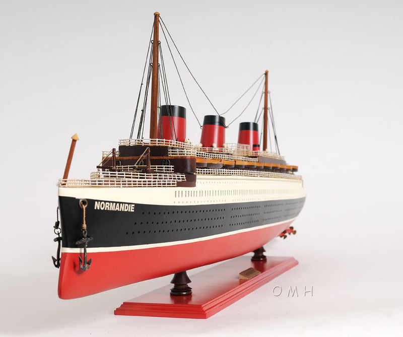 Normandie Cruise Ship Painted-C003