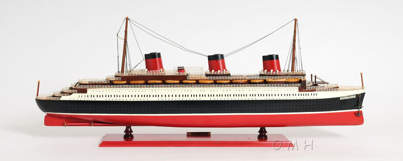 Normandie Cruise Ship Painted-C003