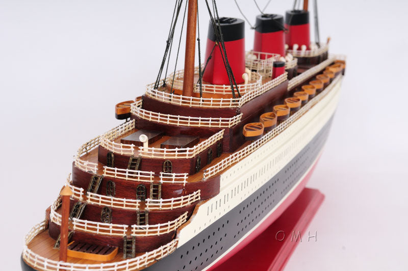 Normandie Cruise Ship Painted-C003