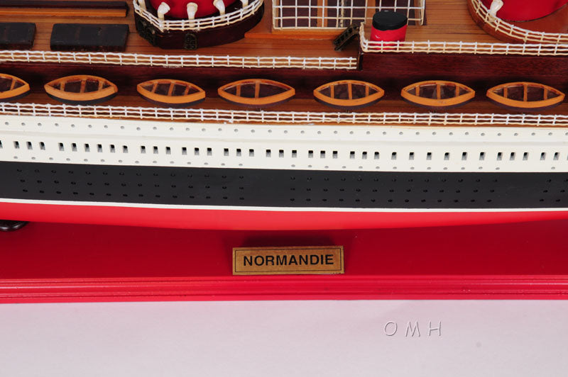 Normandie Cruise Ship Painted-C003