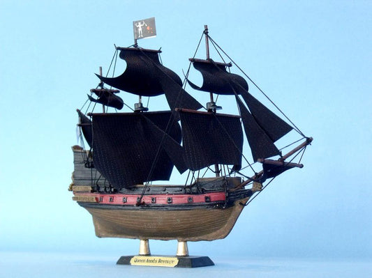 Blackbeard's Queen Anne's Revenge Limited Model Pirate Ship 7"