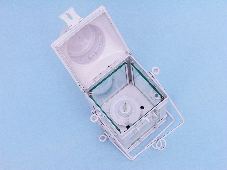 Iron Cargo Oil Lamp 11" - White