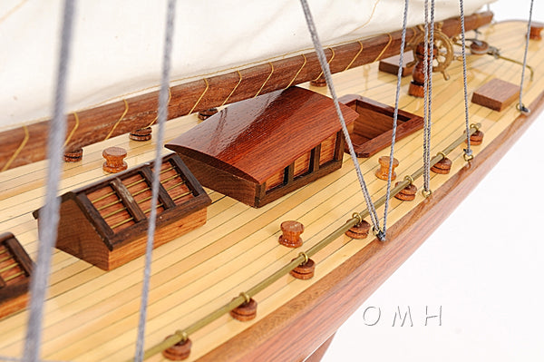 Shamrock Model Sailing Yacht