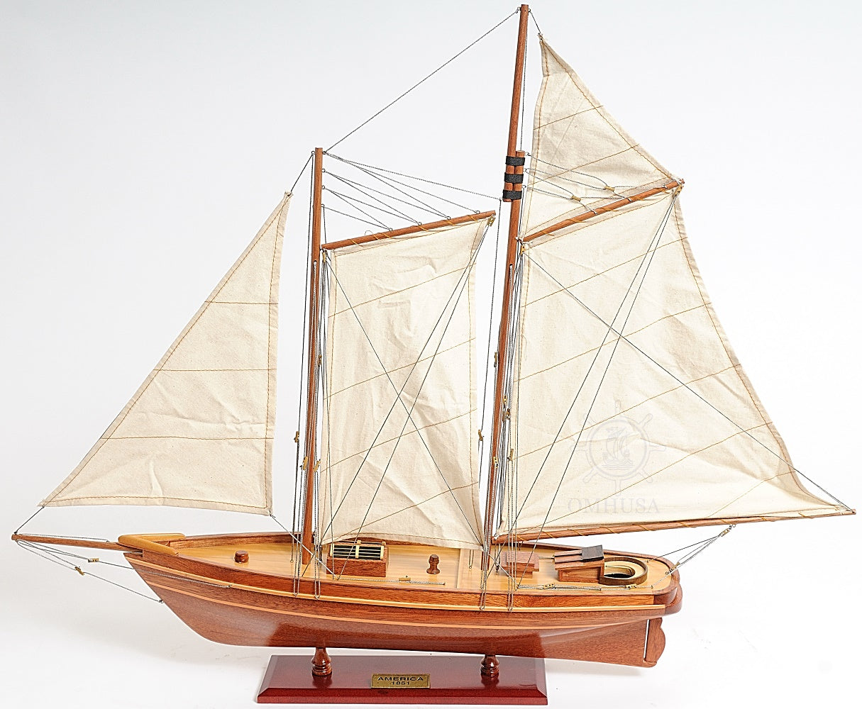 America Cup Racing Model Yacht